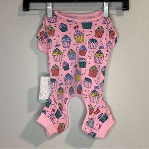 Hotel Doggy Birthday cupcake Tshirt Candy Pink Small NWT